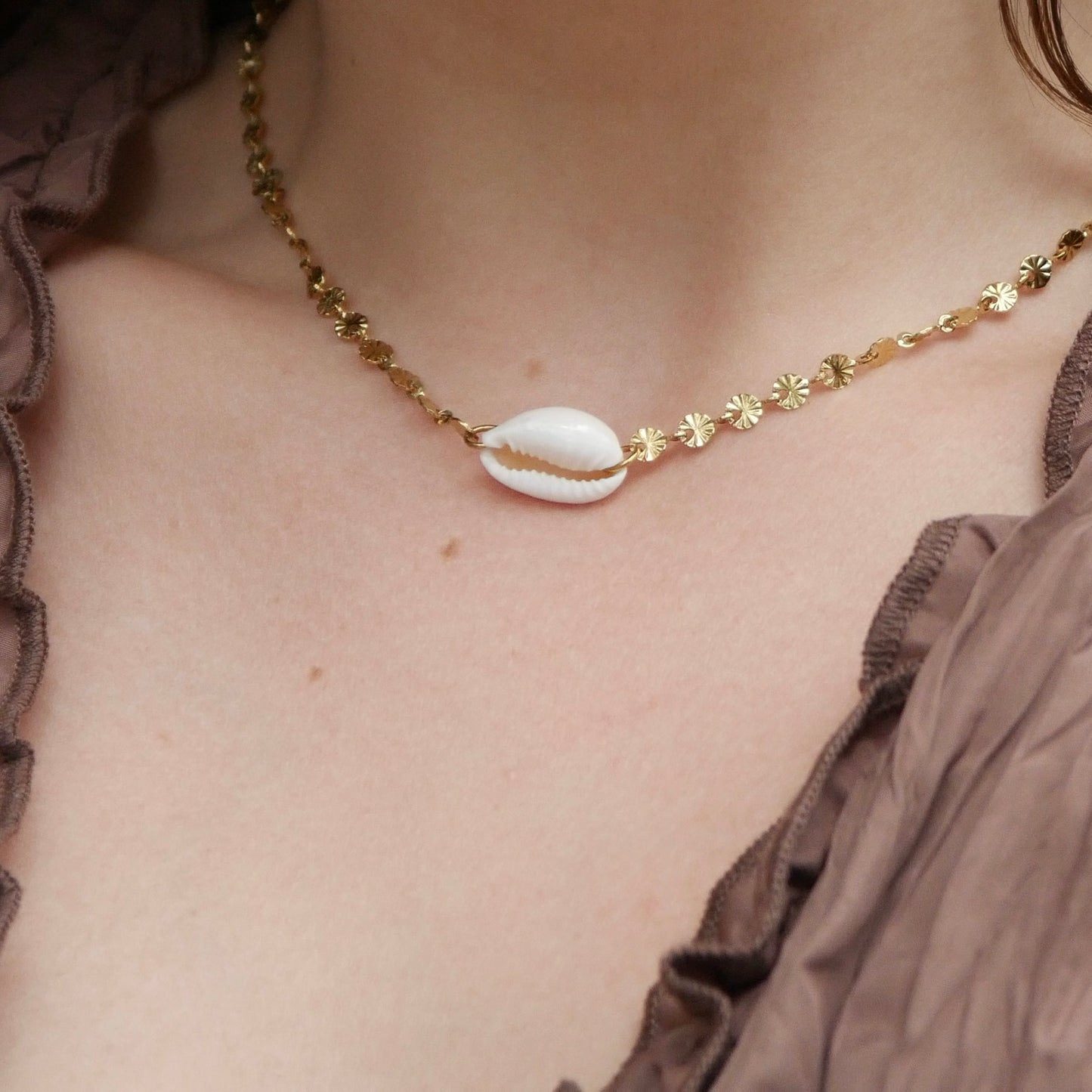 Cowrie Chocker