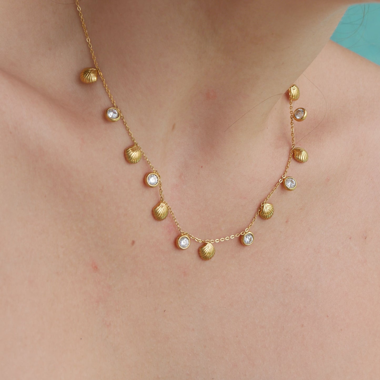 The Sparkly Shell Necklace