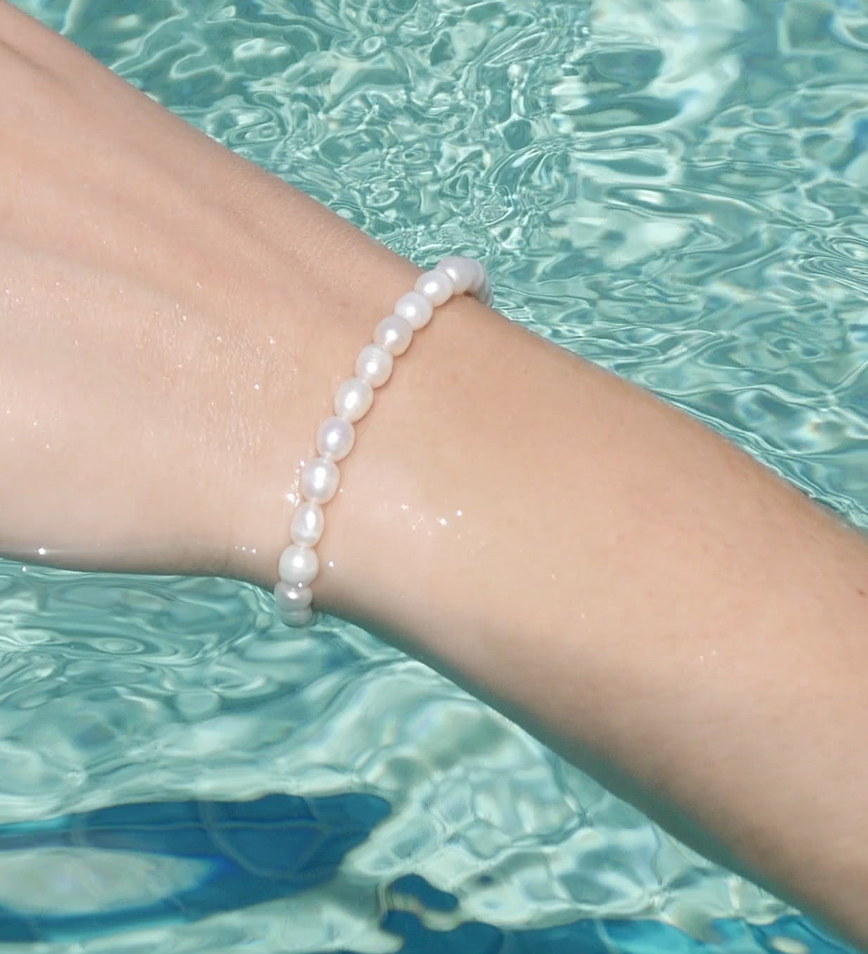 The Pearl Bracelet