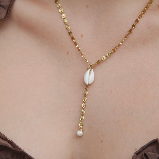 Nisi Necklace