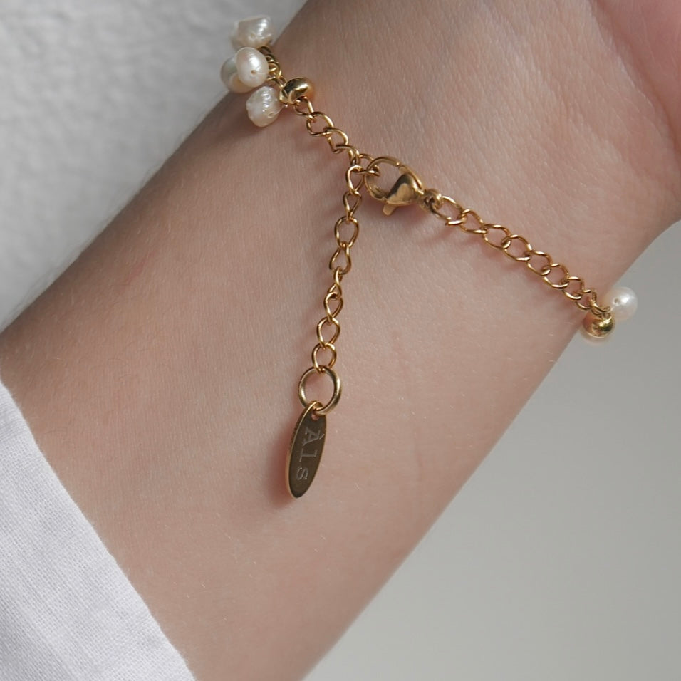 The Pearl Drops Bracelet