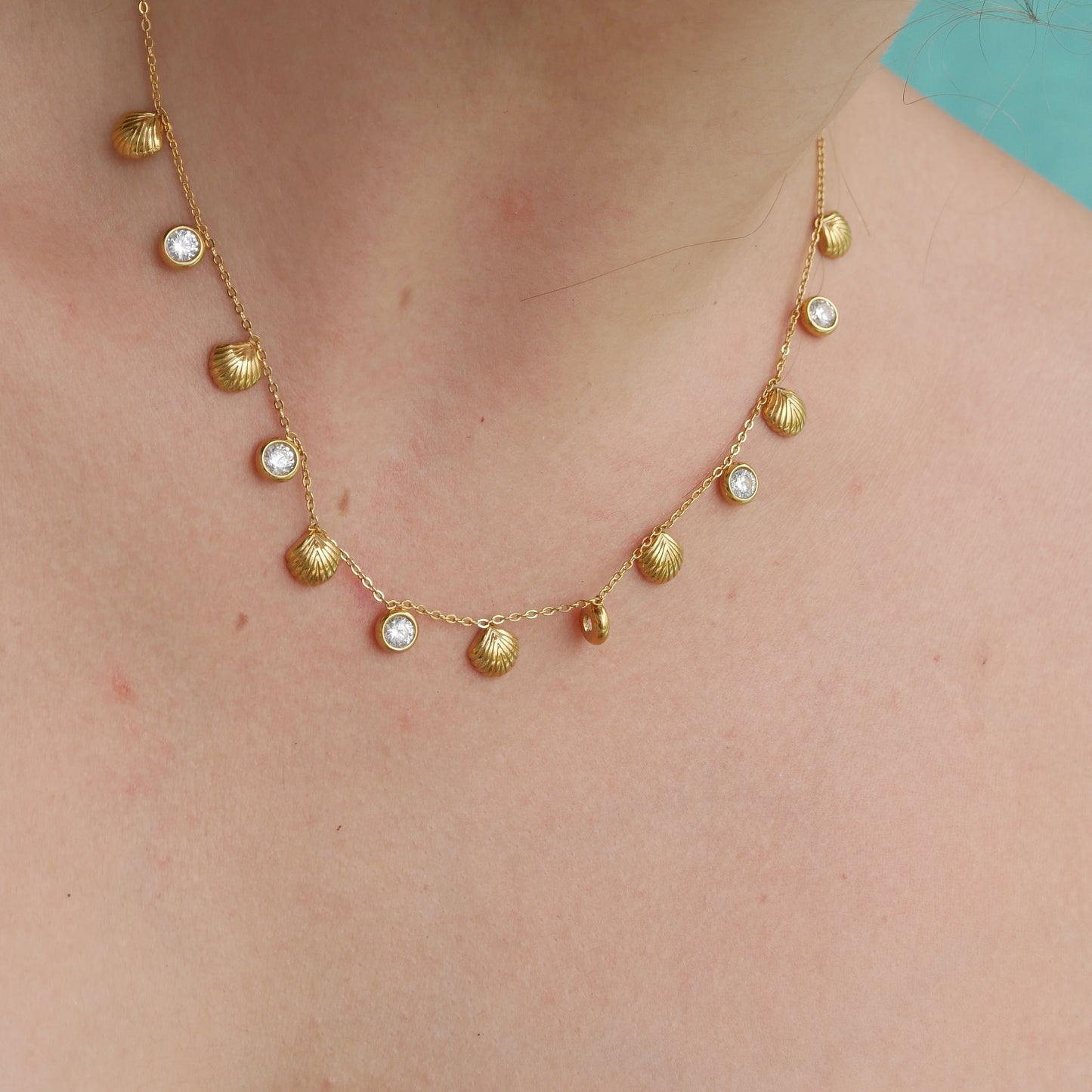 The Sparkly Shell Necklace