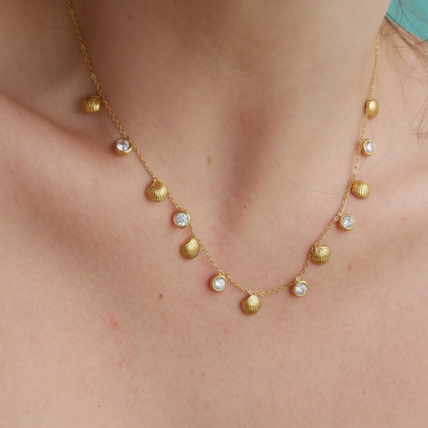 The Sparkly Shell Necklace