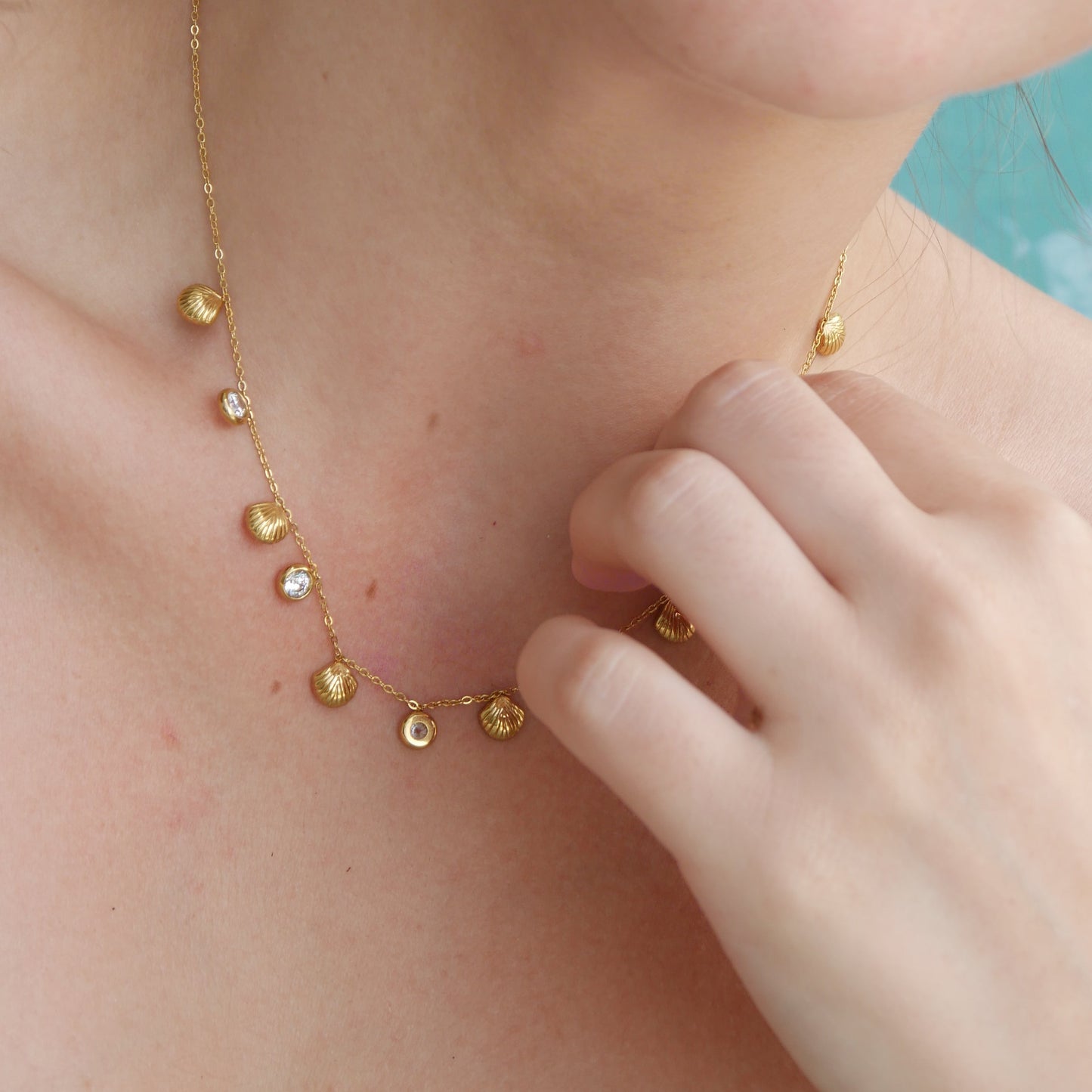 The Sparkly Shell Necklace