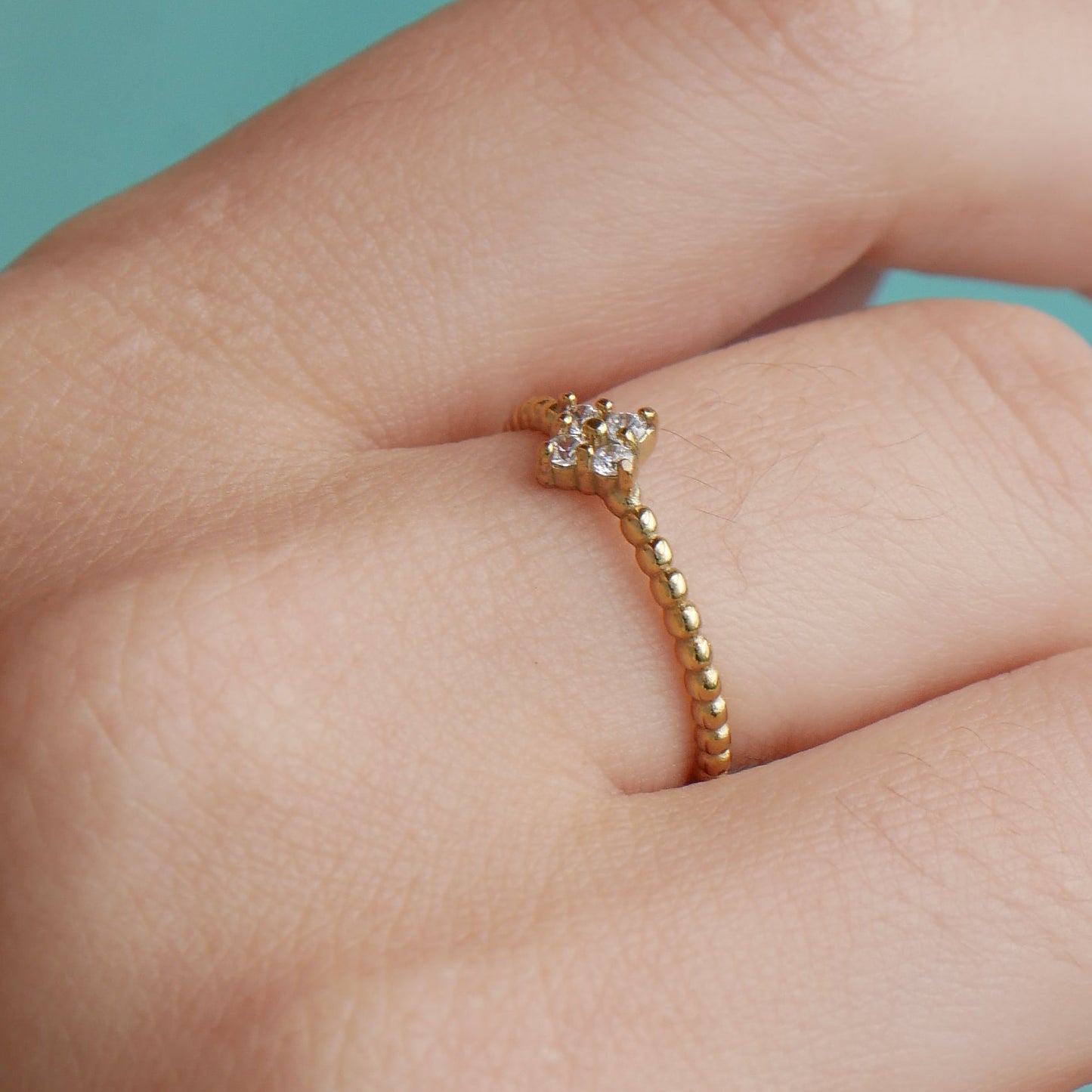 The Sparkly Flower Ring