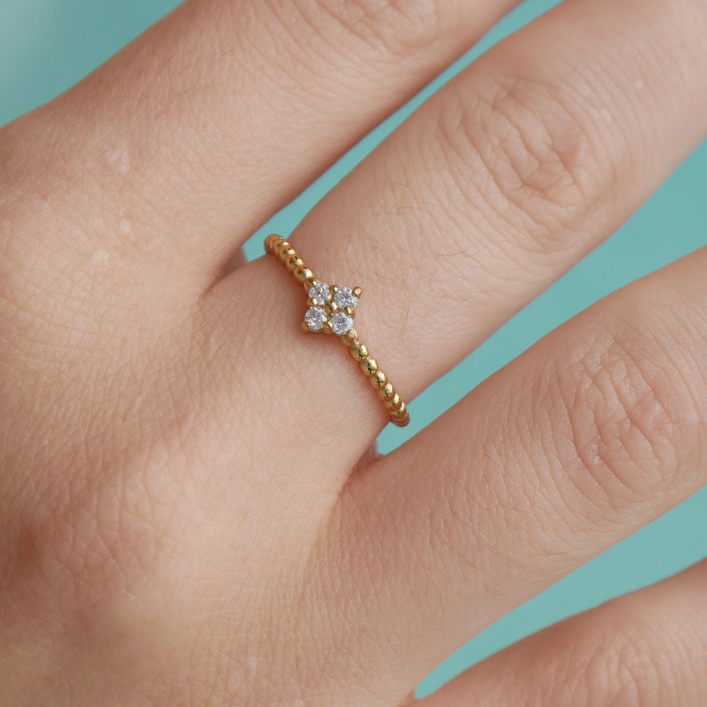 The Sparkly Flower Ring