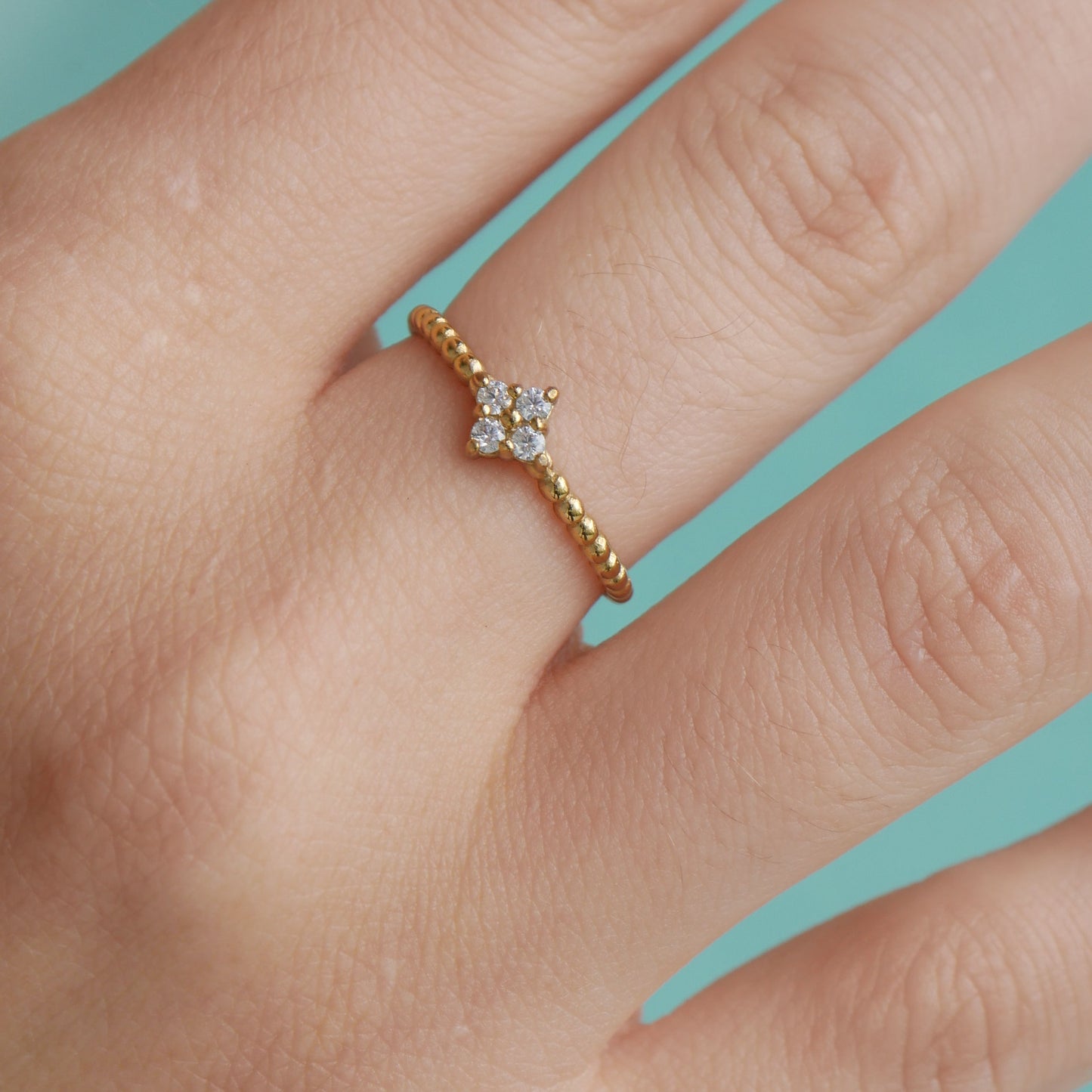 The Sparkly Flower Ring