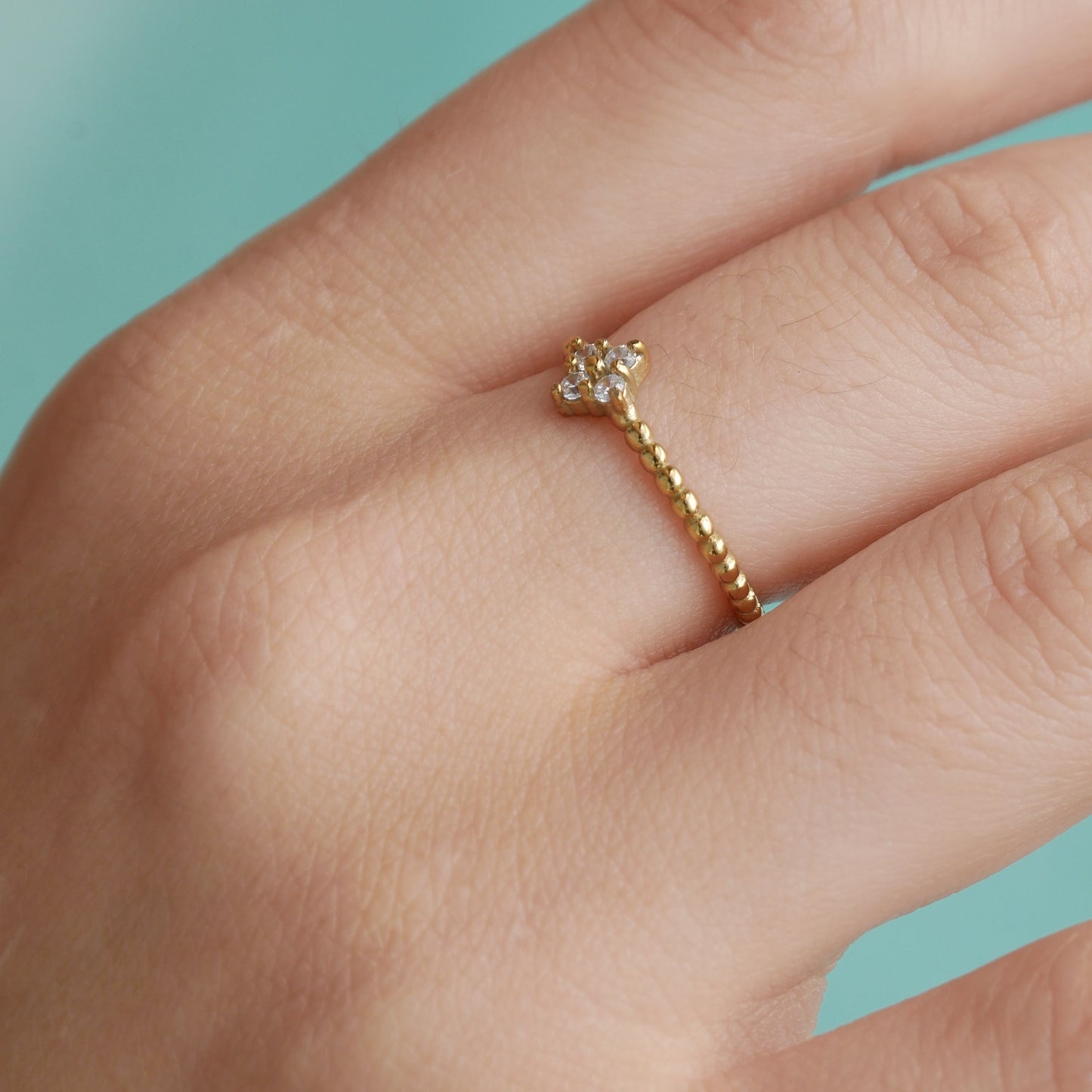 The Sparkly Flower Ring